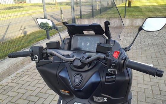 Gebrauchtmotorrad Yamaha TMAX 560 - Bild 8