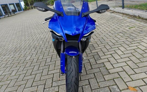 Gebrauchtmotorrad Yamaha YZF-R1SP - Bild 3