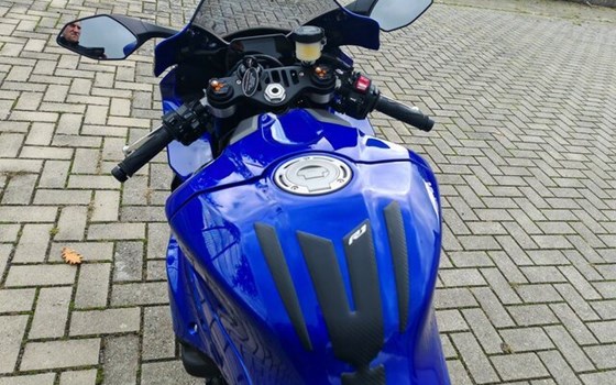 Gebrauchtmotorrad Yamaha YZF-R1SP - Bild 4