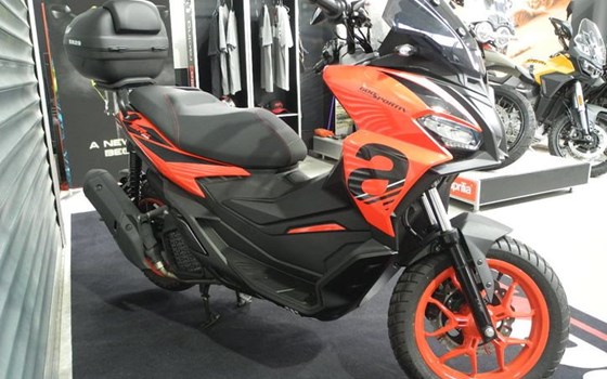 Gebrauchtmotorrad Aprilia SR GT Sport 200 - Bild 5