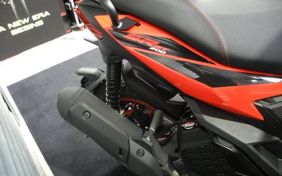 Gebrauchtmotorrad Aprilia SR GT Sport 200 - Bild 6