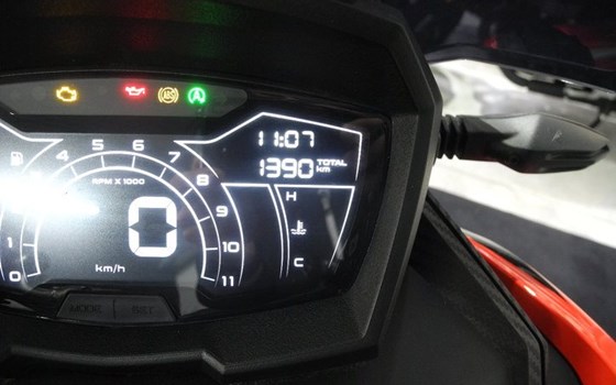 Gebrauchtmotorrad Aprilia SR GT Sport 200 - Bild 7