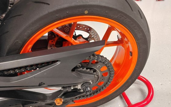 Gebrauchtmotorrad KTM 890 SMT - Bild 11