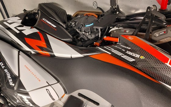 Gebrauchtmotorrad KTM 890 SMT - Bild 8