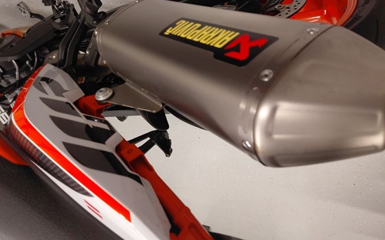 Gebrauchtmotorrad KTM 890 SMT - Bild 9