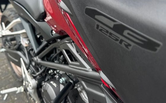 Gebrauchtmotorrad Honda CB125R - Bild 4