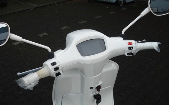 Neufahrzeug Vespa Sprint 125 - Bild 7