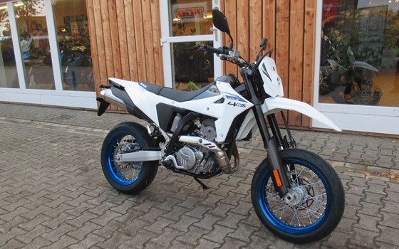 Gebrauchtmotorrad Suzuki DR-Z4SM - Bild 1
