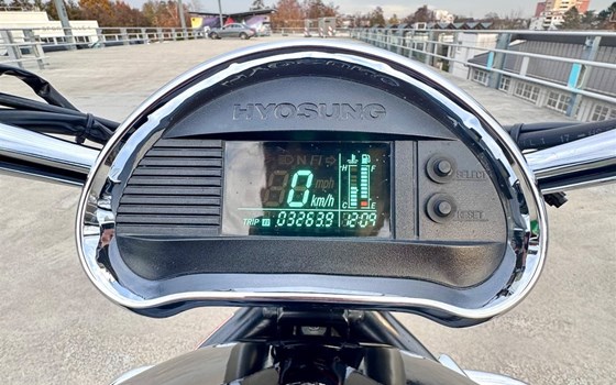 Gebrauchtmotorrad Hyosung Aquila GV 650i Sportcruiser - Bild 8