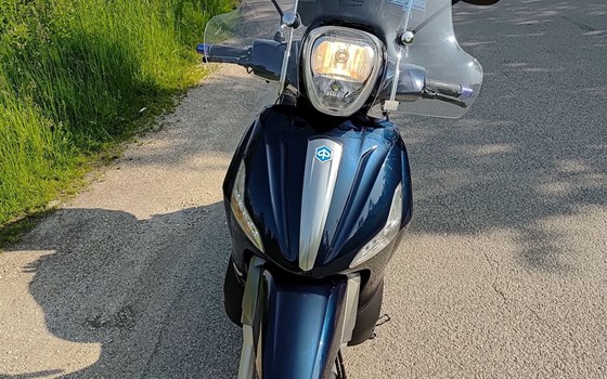 Gebrauchtmotorrad Piaggio Beverly 350ie ABS/ASR - Bild 11