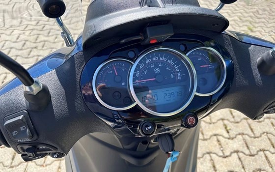 Gebrauchtmotorrad Piaggio Beverly 350ie ABS/ASR - Bild 4
