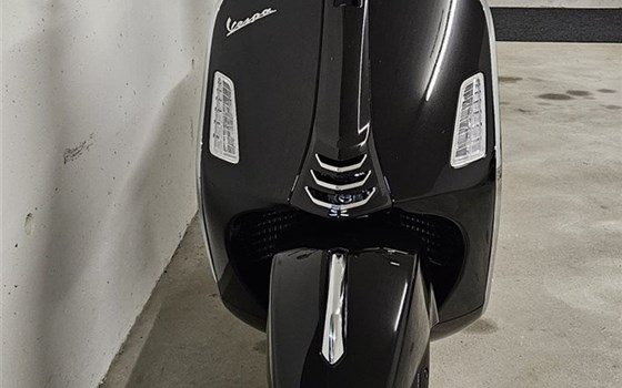 Motorrad Occasion Vespa GTS 310 Super - Bild 2