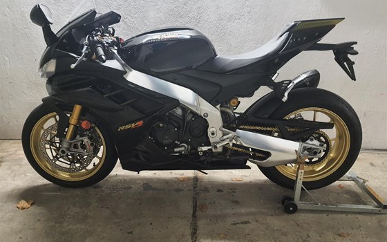 Gebrauchtmotorrad Aprilia RSV4 1100 Factory - Bild 2