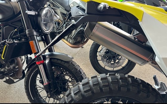 Gebrauchtmotorrad Husqvarna 701 Enduro - Bild 10