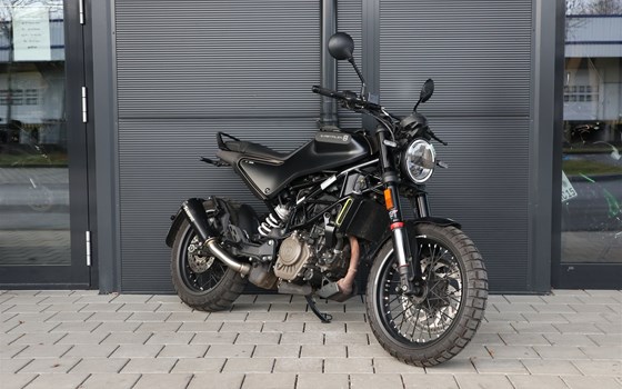 Gebrauchtmotorrad Husqvarna Svartpilen 125 - Bild 2