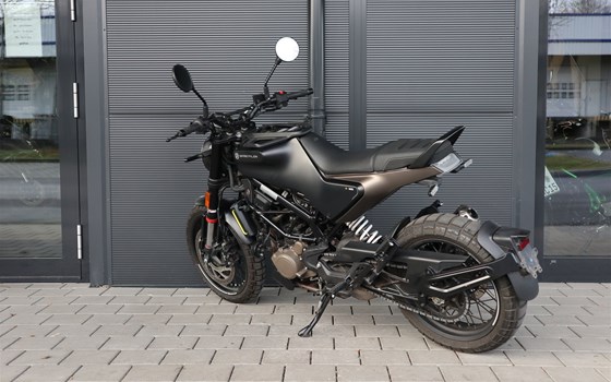 Gebrauchtmotorrad Husqvarna Svartpilen 125 - Bild 5