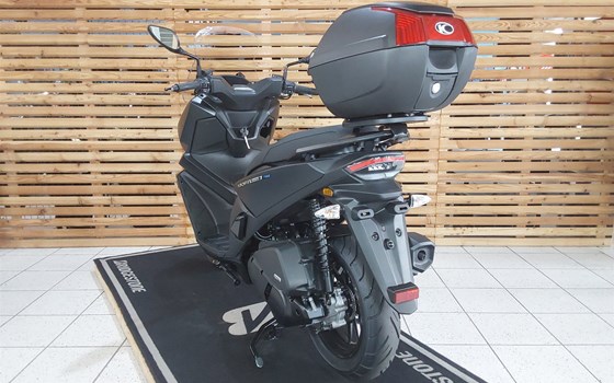 Gebrauchtmotorrad Kymco Sky Town 125i ABS - Bild 6