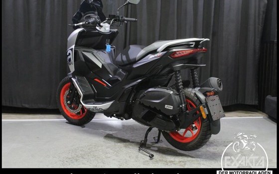 Gebrauchtmotorrad Aprilia SR GT Sport 125 - Bild 3