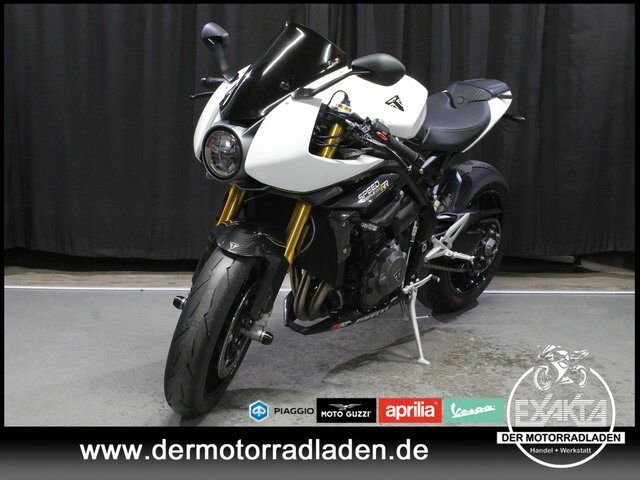Triumph Speed Triple 1200 RR 