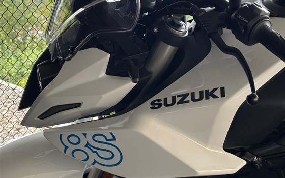 Gebrauchtmotorrad Suzuki GSX-8S - Bild 2
