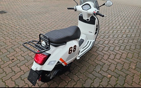 Gebrauchtmotorrad Vespa GTS 300 Super Sport - Bild 3