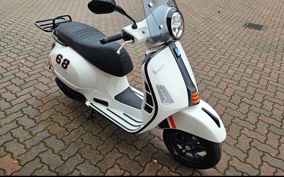 Gebrauchtmotorrad Vespa GTS 300 Super Sport - Bild 4