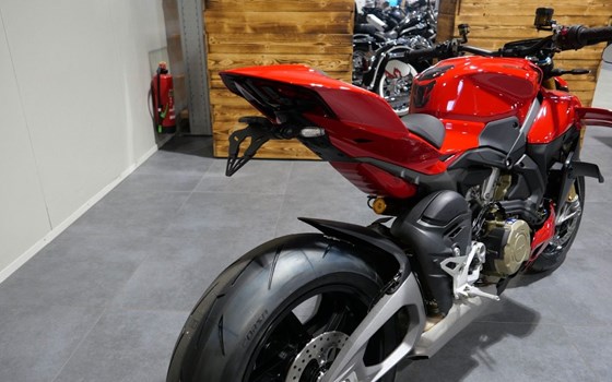 Neufahrzeug Ducati Streetfighter V4 S - Bild 13