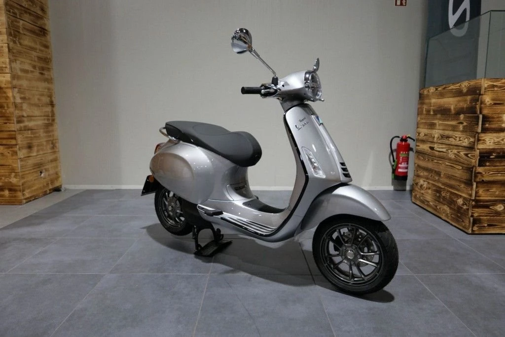Vespa Elettrica 70 km/h