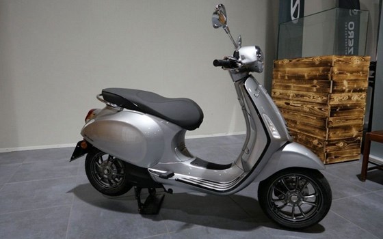 Neufahrzeug Vespa Elettrica 70 km/h - Bild 3