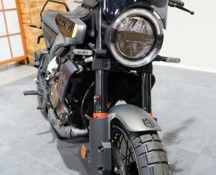 Neufahrzeug Husqvarna Svartpilen 401 - Bild 4