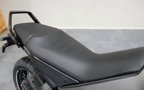 Neufahrzeug Husqvarna Svartpilen 401 - Bild 5