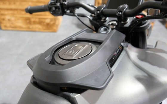 Neufahrzeug Husqvarna Svartpilen 401 - Bild 7