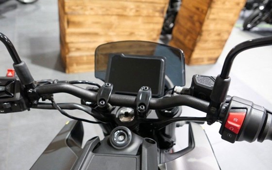 Neufahrzeug Husqvarna Svartpilen 401 - Bild 8