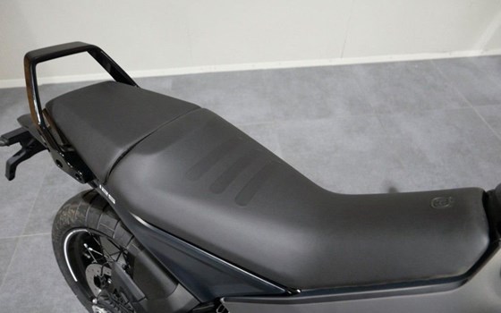 Neufahrzeug Husqvarna Svartpilen 125 - Bild 5