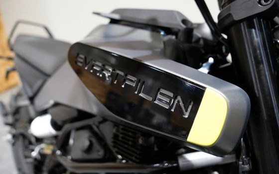 Neufahrzeug Husqvarna Svartpilen 125 - Bild 6