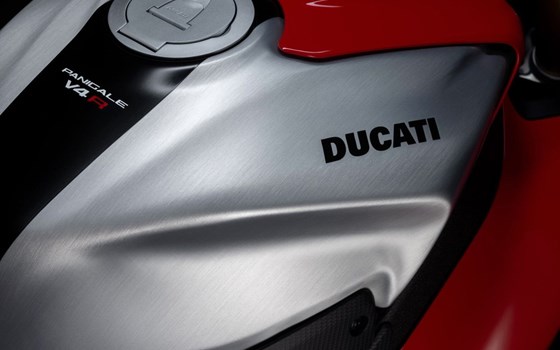 Neufahrzeug Ducati Panigale V4 R - Bild 15