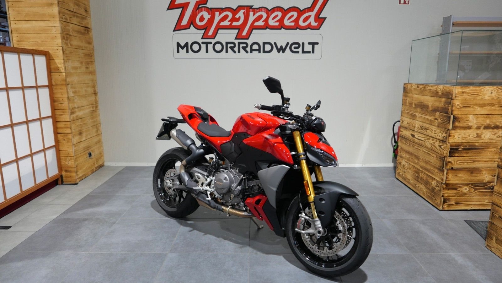 Ducati Streetfighter V2 S