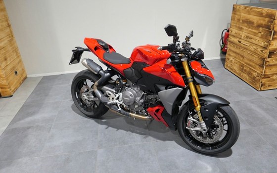 Gebrauchtmotorrad Ducati Streetfighter V2 S - Bild 3