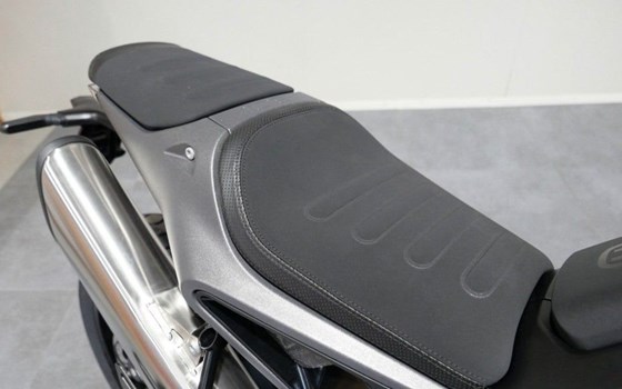 Gebrauchtmotorrad Husqvarna Svartpilen 801 - Bild 7