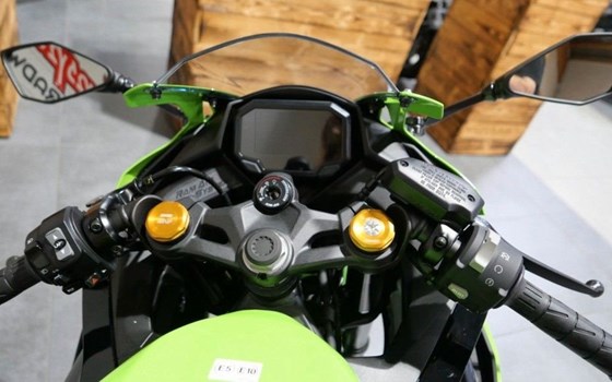 Neufahrzeug Kawasaki Ninja ZX-4RR - Bild 7