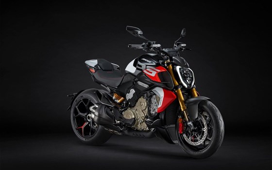 Neufahrzeug Ducati Diavel V4 - Bild 1