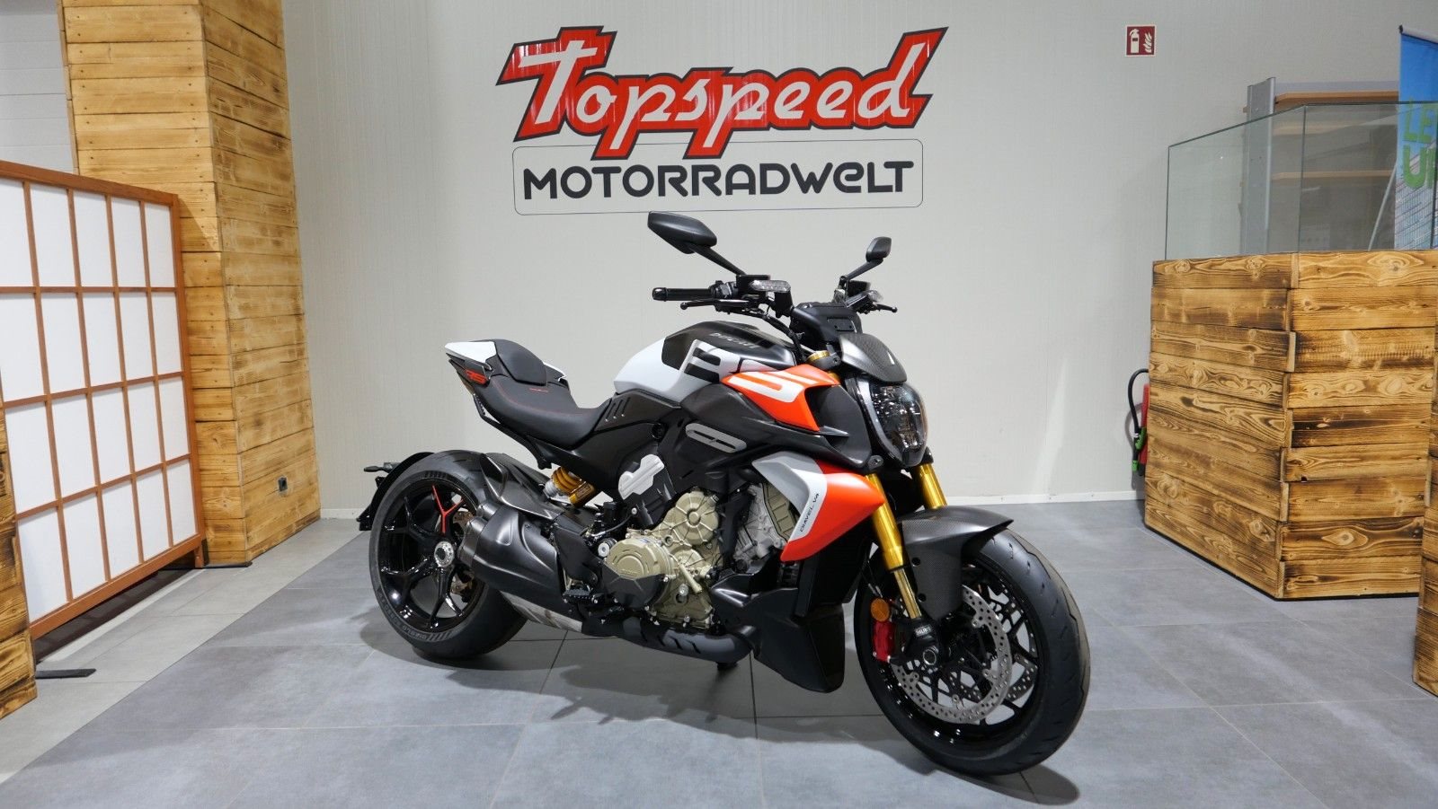 Ducati Diavel V4
