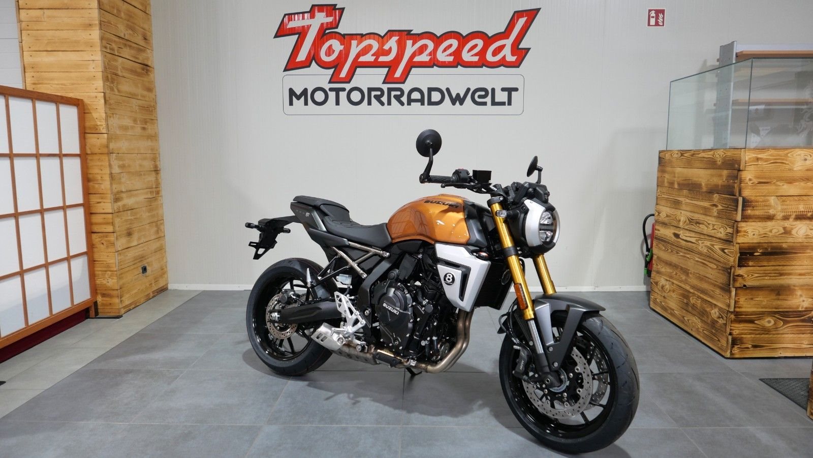 Suzuki GSX-8T 