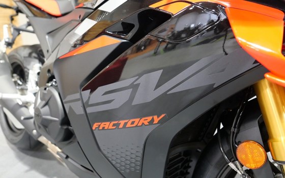 Neufahrzeug Aprilia RSV4 1100 Factory - Bild 6