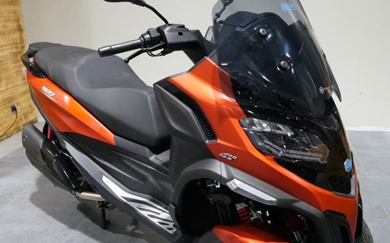 Gebrauchtmotorrad Piaggio MP3 400 Sport - Bild 3