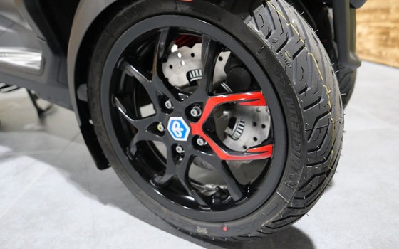 Gebrauchtmotorrad Piaggio MP3 400 Sport - Bild 8