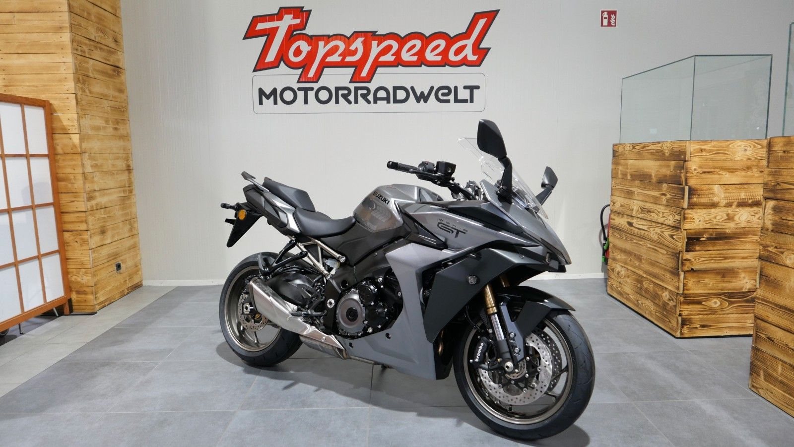 Suzuki GSX-S1000GT 