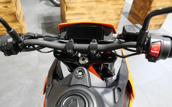 Neufahrzeug KTM 125 SMC R - Bild 7