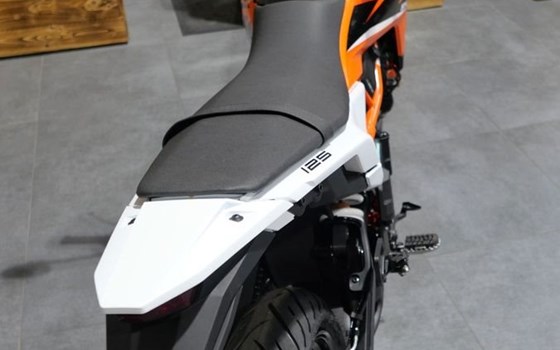 Neufahrzeug KTM 125 SMC R - Bild 8