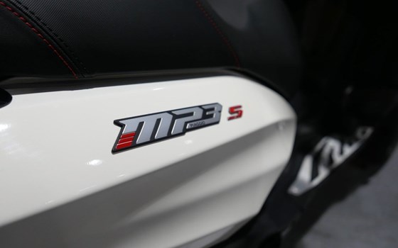 Gebrauchtmotorrad Piaggio MP3 400 Sport - Bild 5